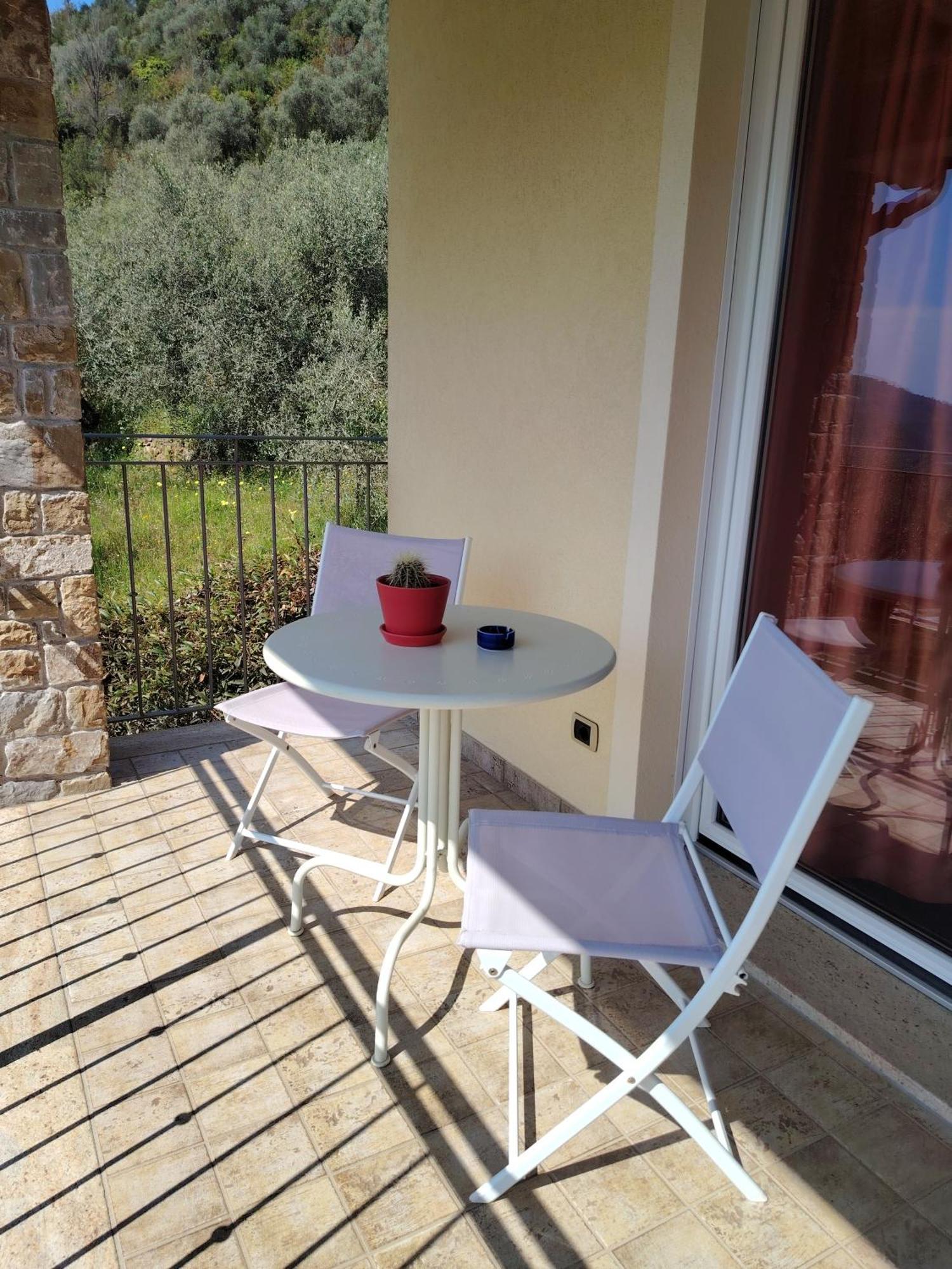 La Cicala Stonata Bed & Breakfast Dolceacqua Dış mekan fotoğraf
